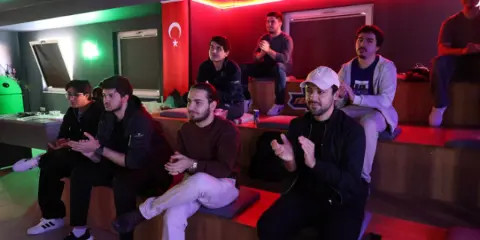 Keçiören’de gençler playstation turnuvasında yarıştı