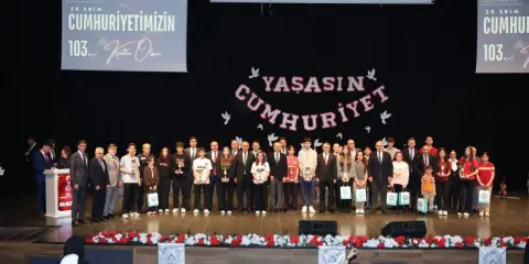 Cumhuriyetimizin 103. yılı Çayırova’da kutlandı