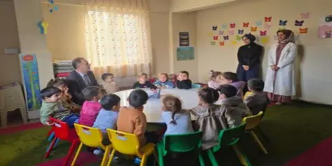 Hakkari İl Müftüsü Recep Eren minik öğrencilerle buluştu