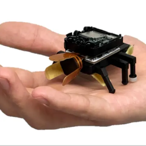 Yapay kaslı robot böcek