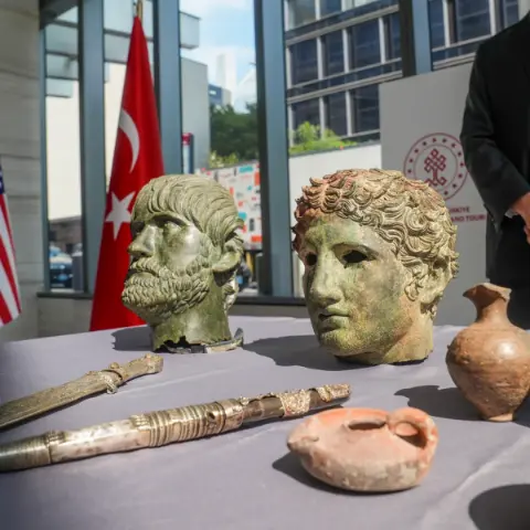 Tarihin kayıp parçaları yerine dönüyor