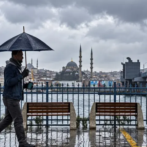 HAVA DURUMU 30 EKİM: İstanbul dahil birçok ilde sarı alarm! İstanbul'da hafta sonu hava nasıl olacak?