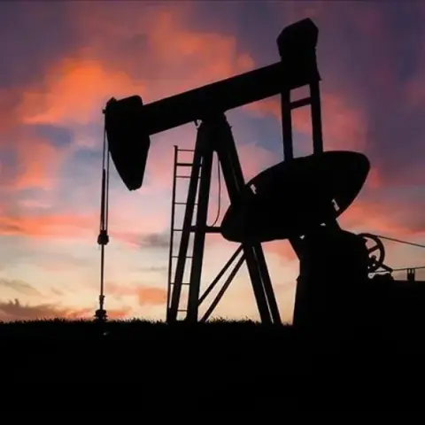 Brent petrol neden düşüyor? Tahran görüşmeleri sonrası piyasa yön değiştirdi