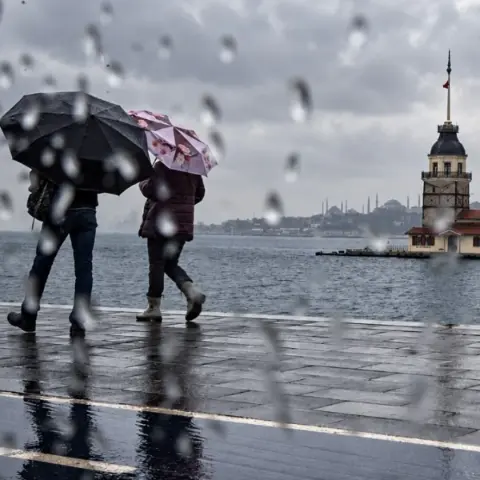 HAVA DURUMU 27 EKİM: Beklenen yağış başladı! İstanbul'da yağmur ne zaman bitecek?