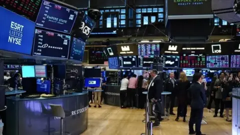 Teknoloji hisselerinde baskı arttı: Belirsizlik risk iştahını törpülüyor