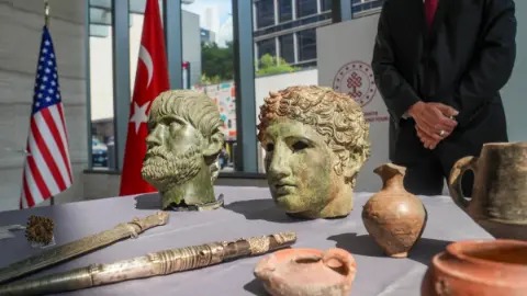 Tarihin kayıp parçaları yerine dönüyor