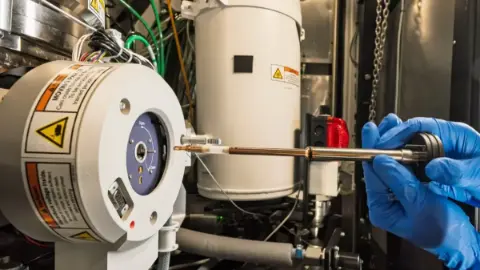 ABD'de atomları tek tek görüntüleyen Spectra Ultra mikroskobu kuruldu