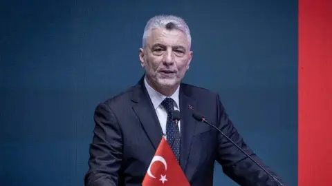 Kazakistan ve Özbekistan ile ticarette 25 milyar dolarlık hedef! Bakan Bolat: Gümrük işlemleri hızlanacak