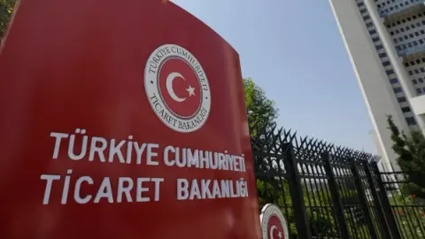 Bir yıldır'Kapatıyoruz' ilanını kullanıyordu: Ticaret Bakanlığı cezayı kesti