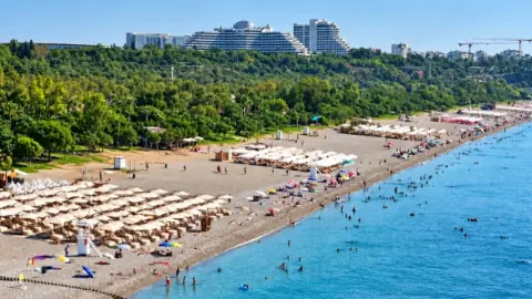 Antalya'da turist sayısı 15 milyonu aştı: Kongre turizmiyle sezon 12 aya yayılıyor