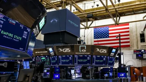 Fed faiz kararı öncesi Wall Street karışık: Nasdaq teknoloji desteğiyle yüzde 0.24 artıda