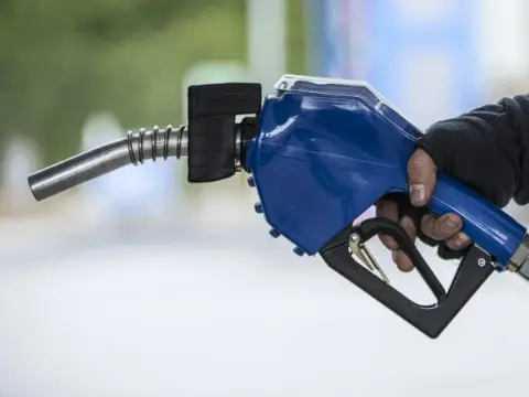 Shell ve TotalEnergies'den rekor kar: Petrol devleri 2022'den bu yana zirvede