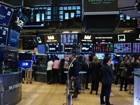 Teknoloji hisselerinde baskı arttı: Belirsizlik risk iştahını törpülüyor