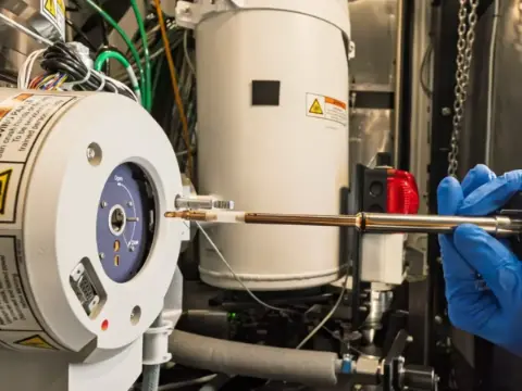 ABD'de atomları tek tek görüntüleyen Spectra Ultra mikroskobu kuruldu