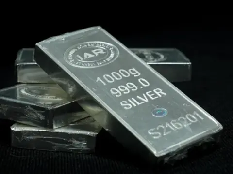 50 doların altına gerileyen gümüş fiyatları daha da düşer mi? Kasım 2025 sonrası bir ilk