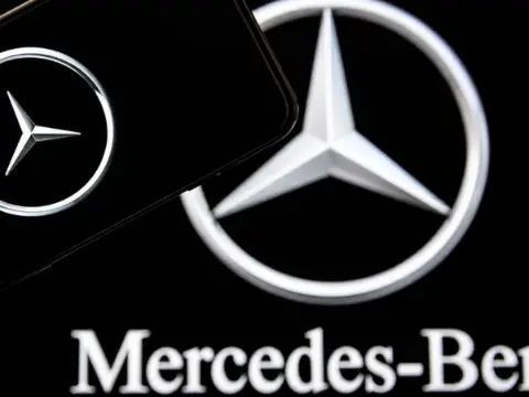 Mercedes-Benz kar hedefini düşürdü: Borsada hisseleri yüzde 4'ün üzerinde değer kaybetti