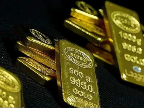 Altın fiyatları 4 bin doların altına düşer mi? Uluslararası yatırım bankası iki senaryoyu açıkladı