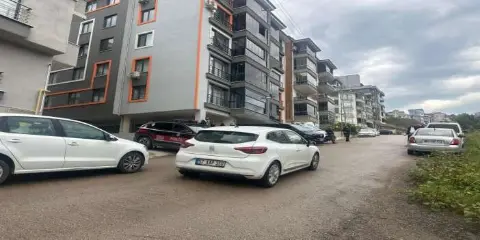 Polis memuru evinde ölü bulundu