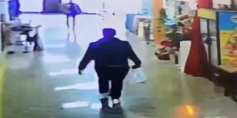Ankara'da eski eşini öldürüp intihar eden zanlının cinayet anları kamerada görüldü
