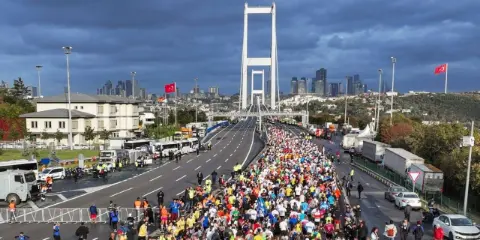 Kıtaları birleştiren İstanbul Maratonu yarın 48'inci kez koşulacak: İşte trafiğe kapatılacak yollar