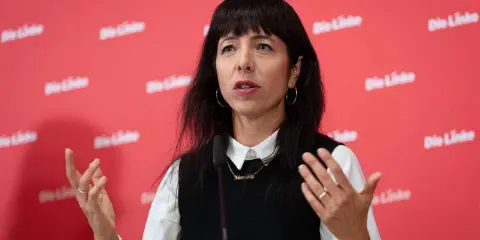 Solcu, üstelik Türkiye kökenli, o zaman vurun Elif’e