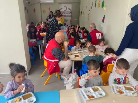 Dalaman’da Anaokulu Öğrencilerinden Kızılay’a Bağış
