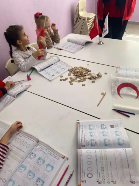 Dalaman’da Anaokulu Öğrencilerinden Kızılay’a Bağış