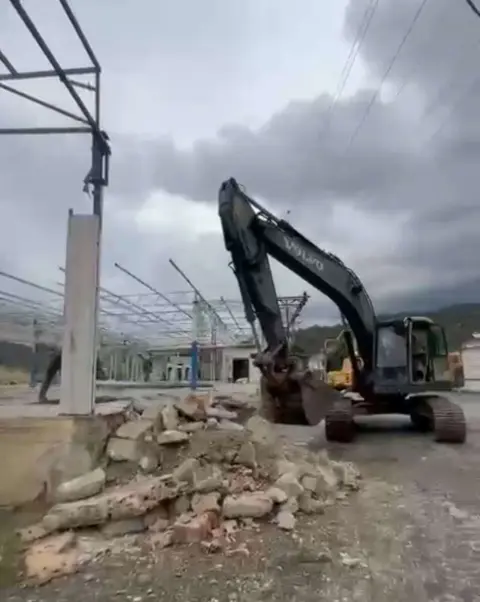 Ortaca’da 300 Kişinin Çalıştığı Tesiste Söküm Başladı: AK Partili Çiftçi ile Başkan Tezcan Arasında Ruhsat Krizi