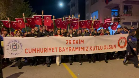 Menteşe ‘de Fener Alayı Çoşkusu