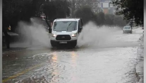 Muğla İçin Şiddetli Yağış Uyarısı: Yarın Şemsiyenizi Almayı Unutmayın
