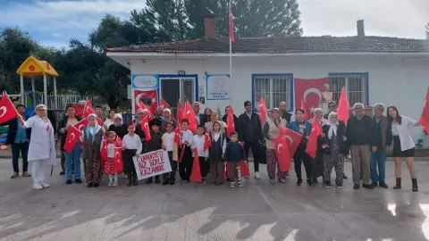 Milas Çamovalısaz İlkokulu’nda 29 Ekim Coşkusu: Köy Halkı ve Öğrenciler Cumhuriyet Bayramı’nı Birlikte Kutladı