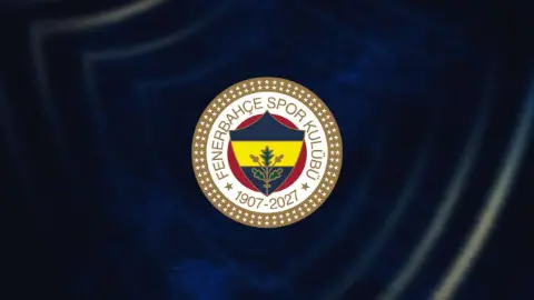 Fenerbahçe’de Dirk Kuyt Dönemi Başlıyor: İsmail Kartal’ın Yerine Geçti