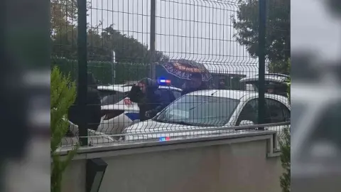 Okul Önünde Bekçi ile Veli Arasında Kavga