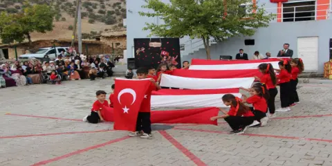 Güçlükonak’ta Cumhuriyet Coşkusu