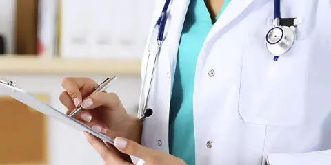 Şırnak'ın İlçe Devlet Hastanesinde Hafta Sonu Mesaisi: İki Doktor Randevusuz Hasta Kabul Edecek