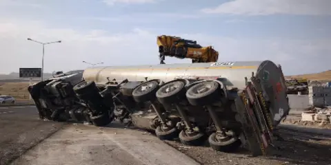 Şırnak’ta Tanker Devrildi: 1 Yaralı