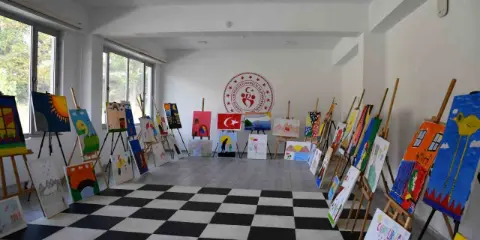 Beytüşşebap'ta Cumhuriyet Coşkusu: Öğrencilerden Anlamlı Sergi