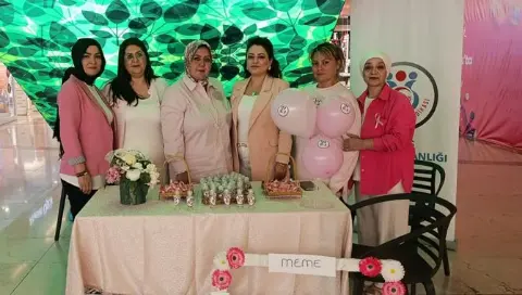 Sivas’ta pembe kurdelelerle erken teşhis çağrısı