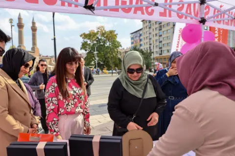 Sivas'ta kadınlar için hayati hizmet! Ücretsiz mobil tarama aracı göreve başladı!