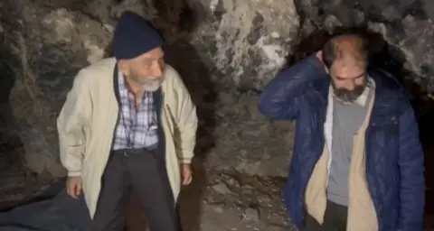 Mağarada yaşayan adamın hikâyesi mutlu sonla bitti