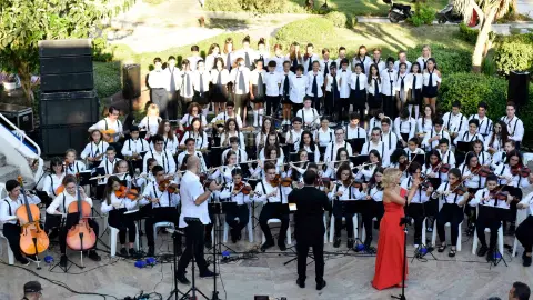 Antalya genç seslerini arıyor