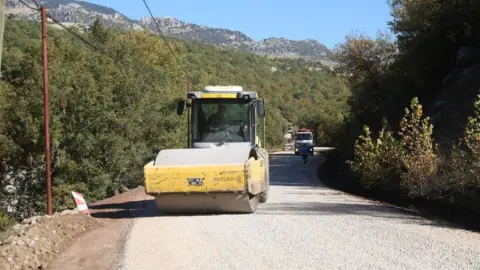 Alanya'nın Kırsal Yollarında 32 Kilometrelik Asfalt Hamlesi