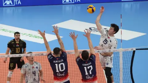 Altekma, İzmir’de Halkbank’a 3-0 yenildi; gözler Gaziantep maçında