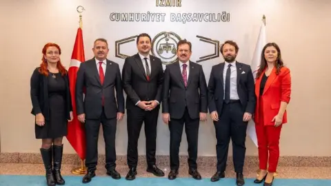 İzmir Barosu yönetimi Başsavcılıkta Ali Yeldan'ı ziyaret etti