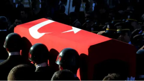 Şehit Piyade Sözleşmeli Er Yusuf Sait Ünlü’nün Aydın’da yaşayan ailesine acı haber verildi