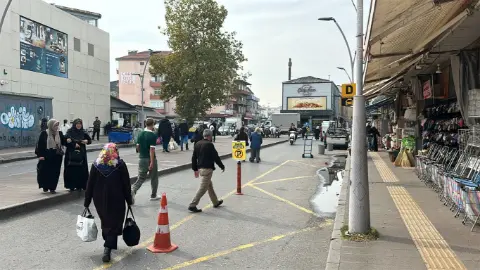 “Dövüş antrenörüyüm” diyen kadın sürücüyü yumrukladı