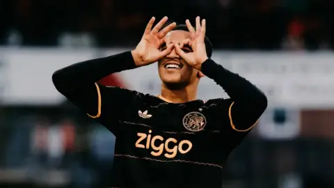 Ajax, Sparta Rotterdam deplasmanda 2-1 yenerek üç puan aldı