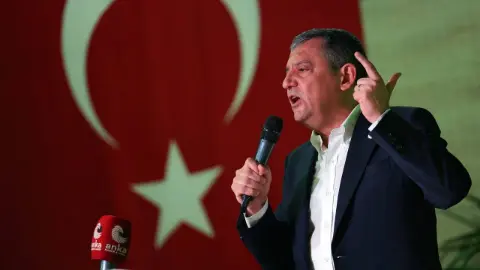 Fon soruşturmasına tepki: Özgür Özel'Hesap soran yok