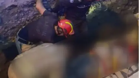 Bayrampaşa'da yol çökmesi: İSKİ personeli Ali Demirci yaşamını yitirdi