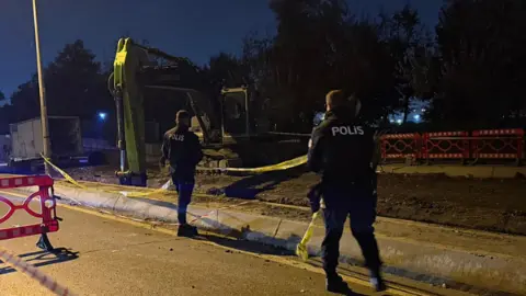 Bayrampaşa’da altyapı çalışması sırasında göçük: 1 işçi hayatını kaybetti